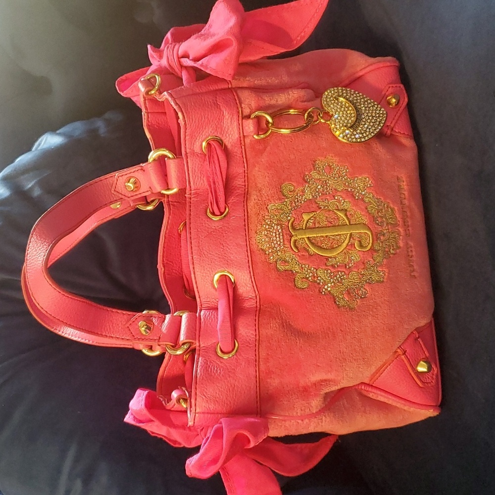 100% authentic y2k juicy couture baby daydreamer bag in fuchsia!